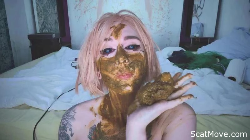 Young Lady Obsessed With Filth Engages In Messy Play With Dirtybetty